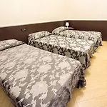 Funny Palace Albergue