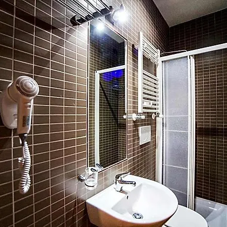 Funny Palace Hostel *